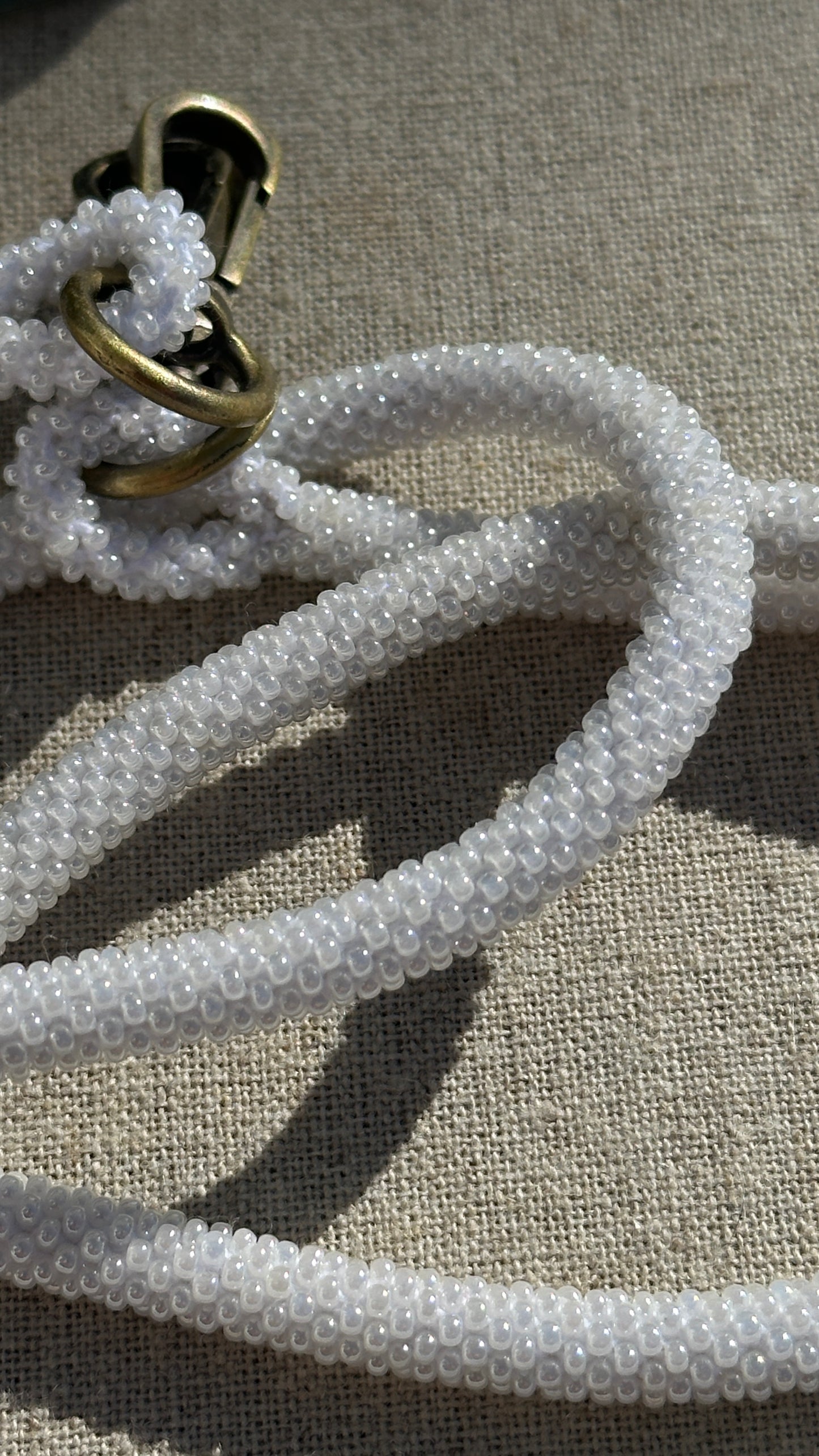 Cordon de Téléphone en Perles de verre – unique, tendance et responsable #A22 uni blanc