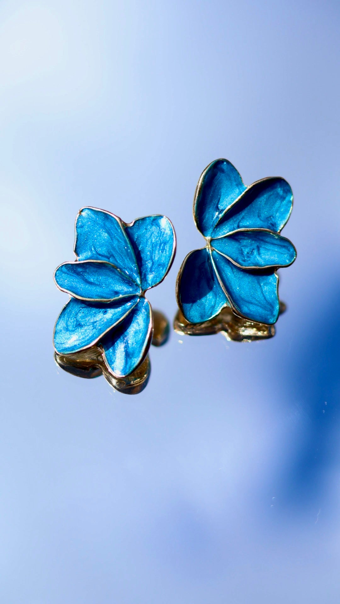 Boucles d’oreilles Soléa – demi-fleur