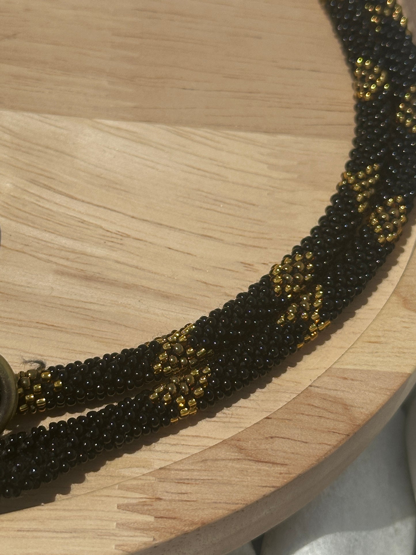 Cordon de Téléphone en Perles de verre – unique, tendance et  responsable  #A37 doré et noir