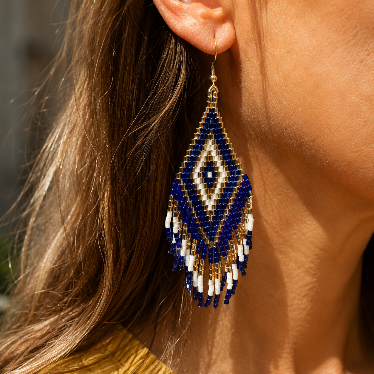 Boucles d'oreilles indiennes ANAYA bleu dure, blanc et doré