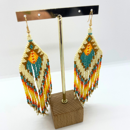 Boucles d'oreilles indiennes  style AMARA amérindien marrons, turquoise et jaunes