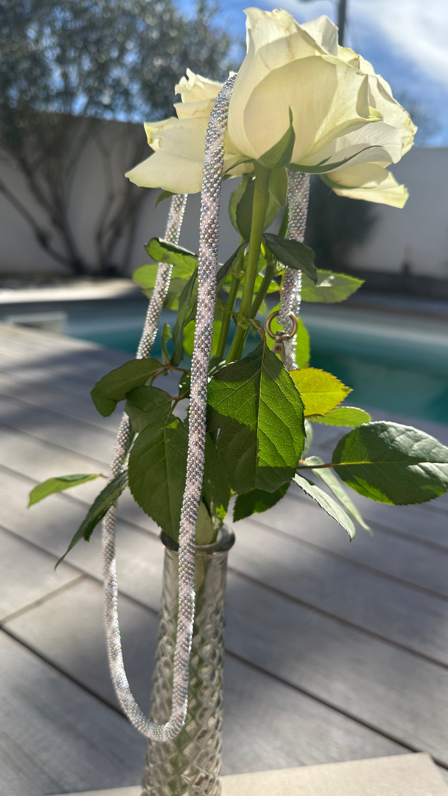 Cordon de Téléphone en Perles de verre – unique, tendance et  responsable  #A26 argenté et blanc