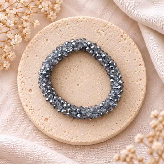Bracelet élastique en perles de verre – Argenté   | Trésors de Ava