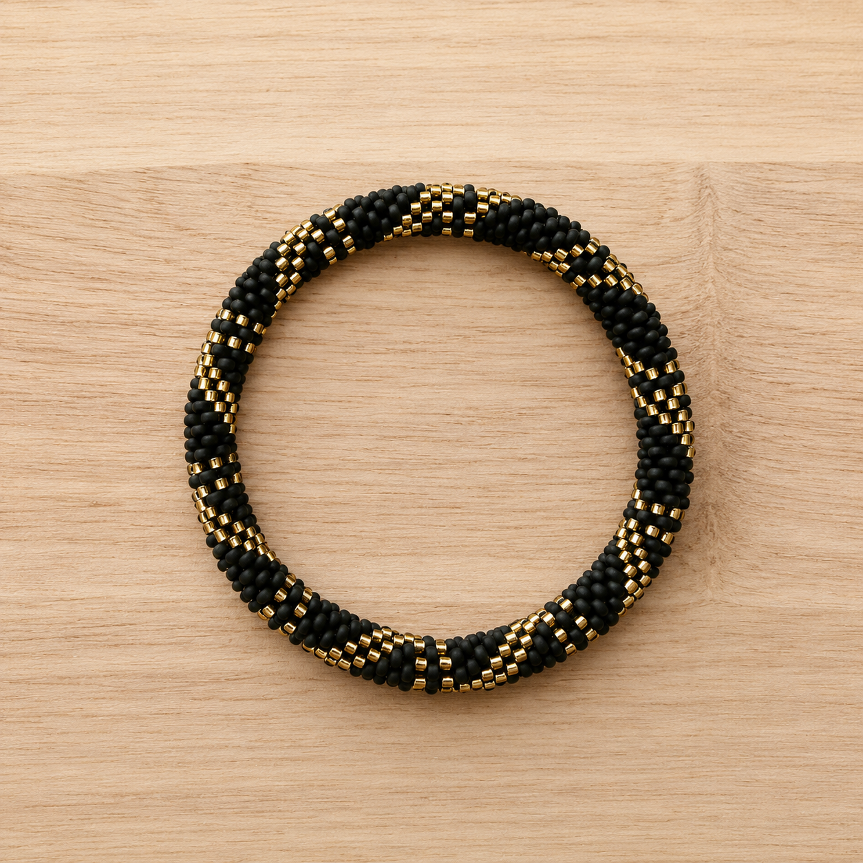 Bracelet népalais  – Trésors de Ava BlackGOLD02