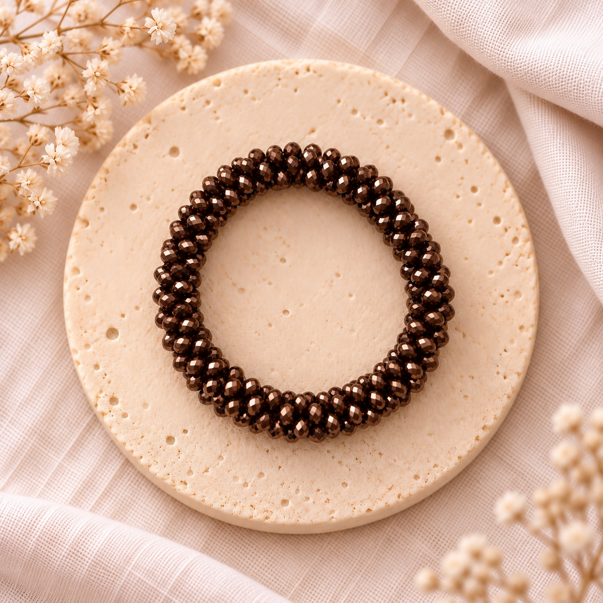 Bracelet élastique en perles de verre –  marron brillant  | Trésors de Ava