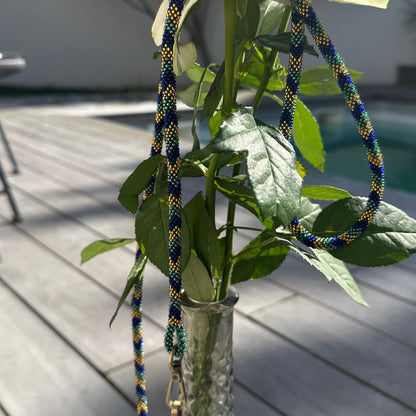 Cordon de Téléphone en Perles de verre – unique, tendance et  responsable  #A29 bleu marine, vert et doré