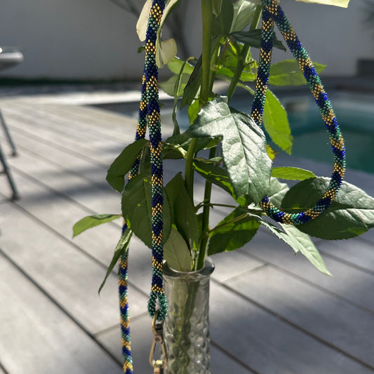 Cordon de Téléphone en Perles de verre – unique, tendance et  responsable  #A29 bleu marine, vert et doré