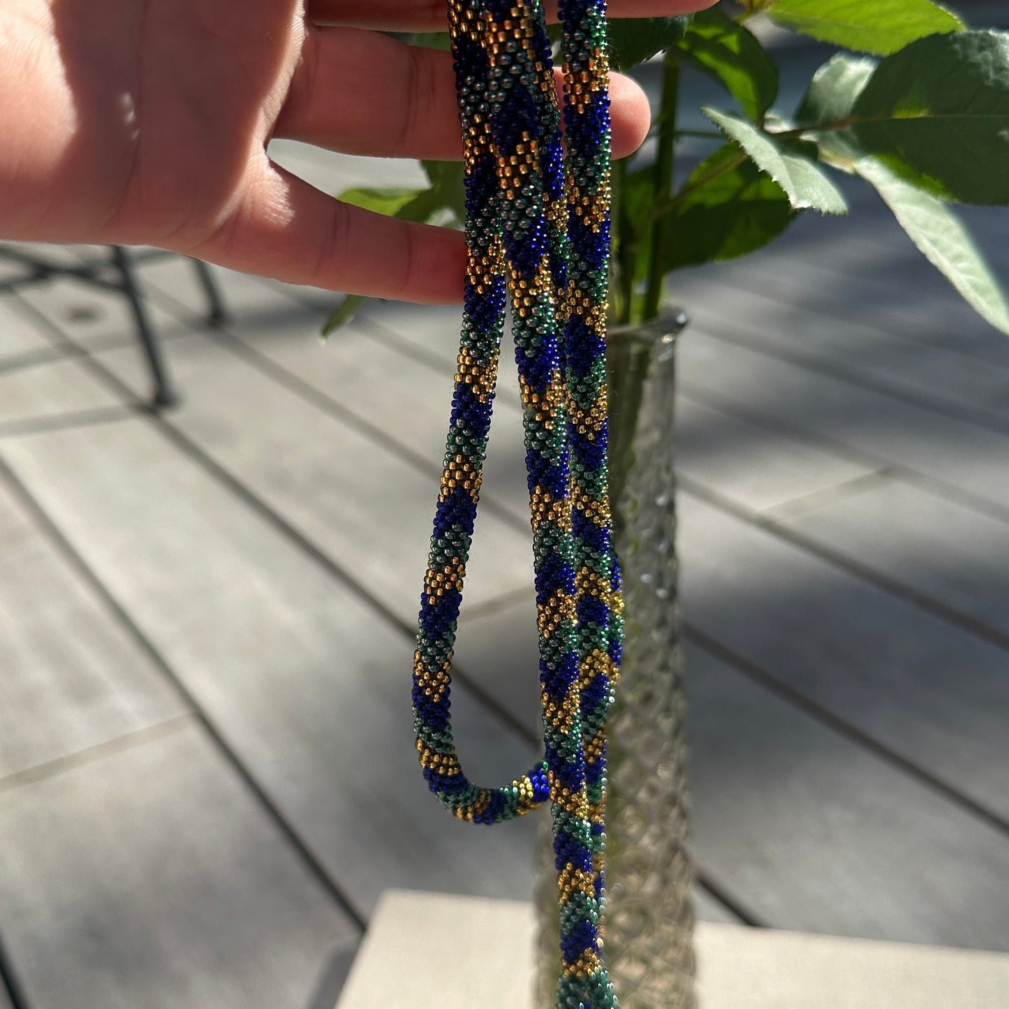 Cordon de Téléphone en Perles de verre – unique, tendance et  responsable  #A29 bleu marine, vert et doré