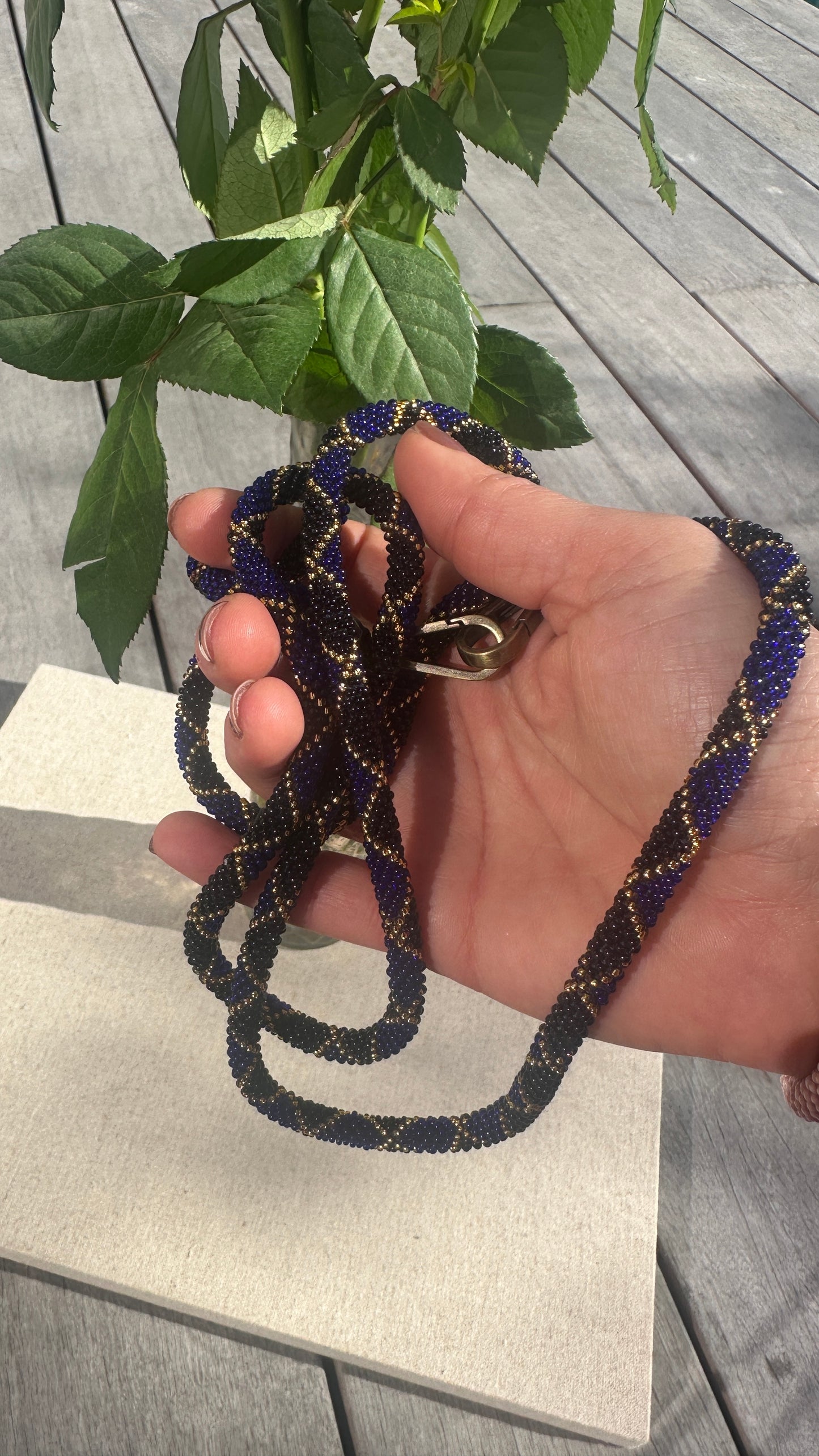 Cordon de Téléphone en Perles de verre – unique, tendance et  responsable  #A39 bleu noir et doré