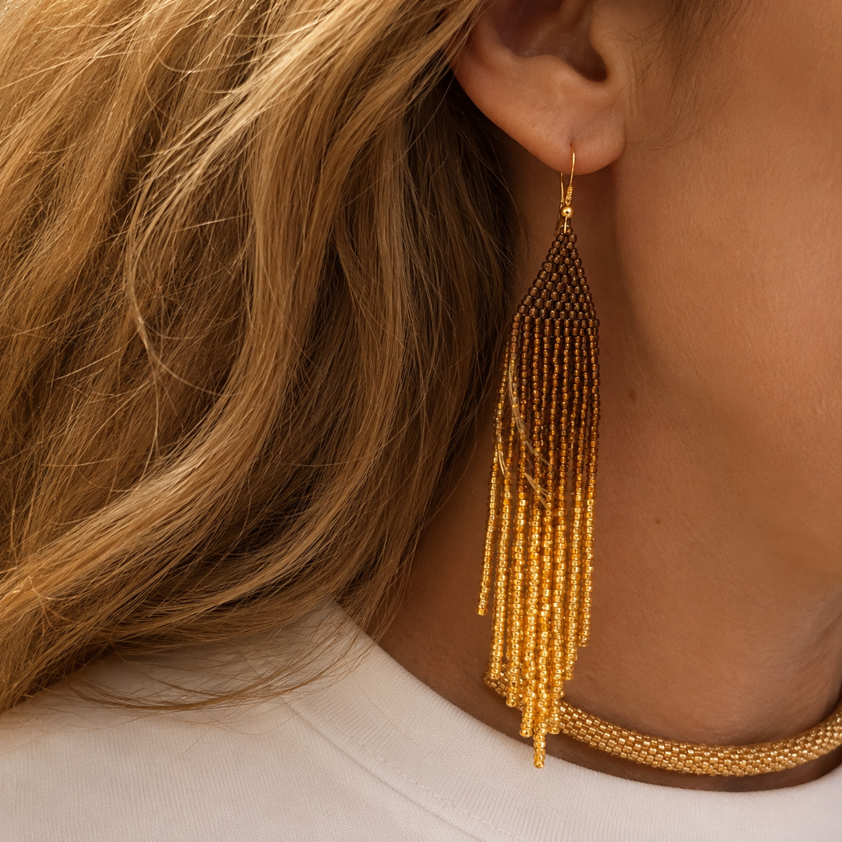 Boucles d’oreilles longues tissées en perles de verre Amara  – Trésors de Ava