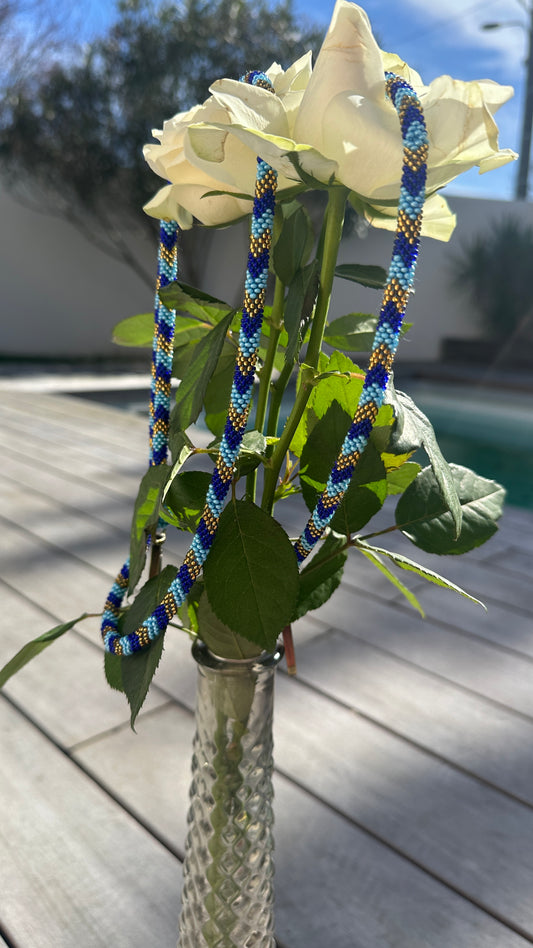 Cordon de Téléphone en Perles de verre – unique, tendance et  responsable  #A28 bleu marine, bleu ciel et doré