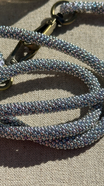 Cordon de Téléphone en Perles de verre – unique, tendance et  responsable  #A23 gris argenté