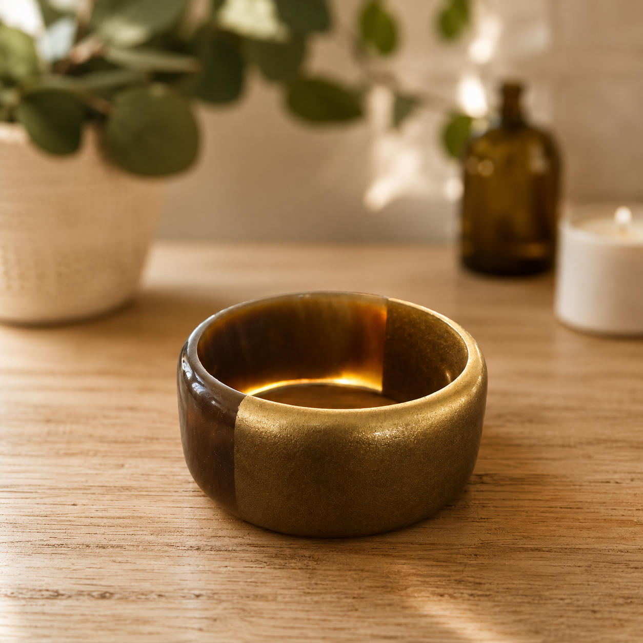 Manchette dorée en corne naturelle - Bracelet artisanal- Trésors de Ava
