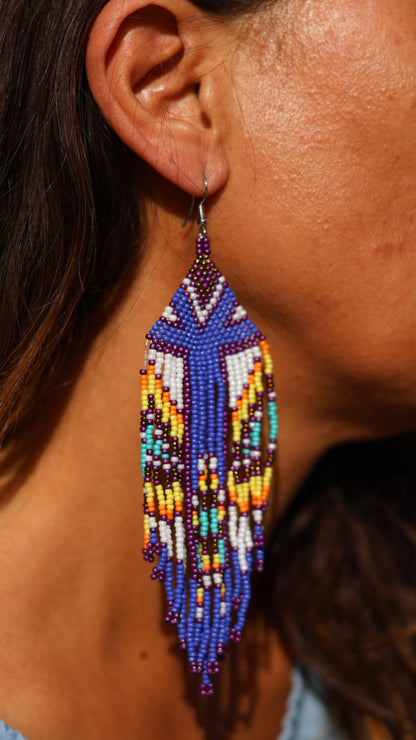 Boucles d'oreilles indiennes  style AMARA amérindien bleues, jaunes, oranges et blanches