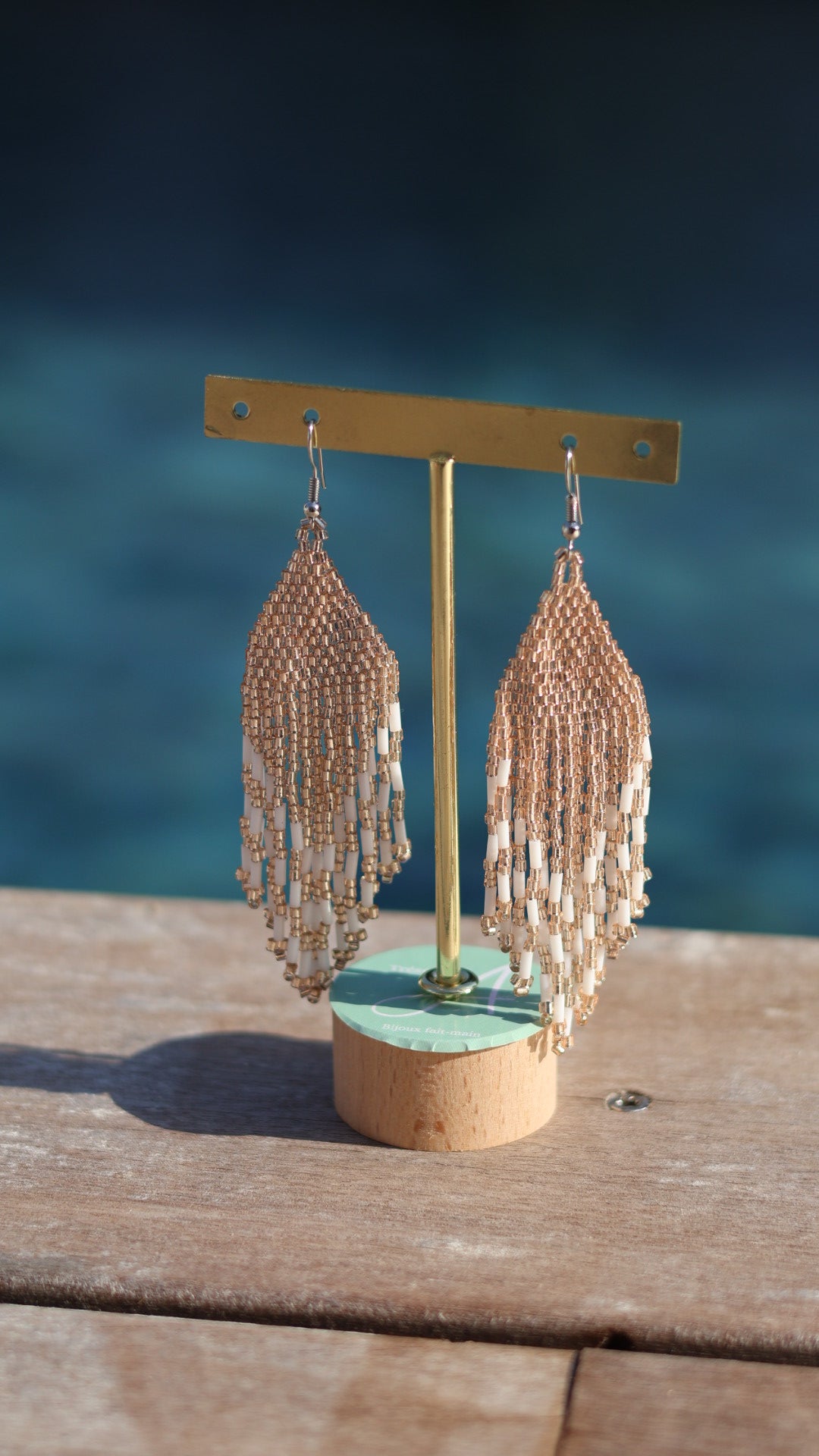 Boucles d'oreilles indiennes AMARA Rosées et blanches