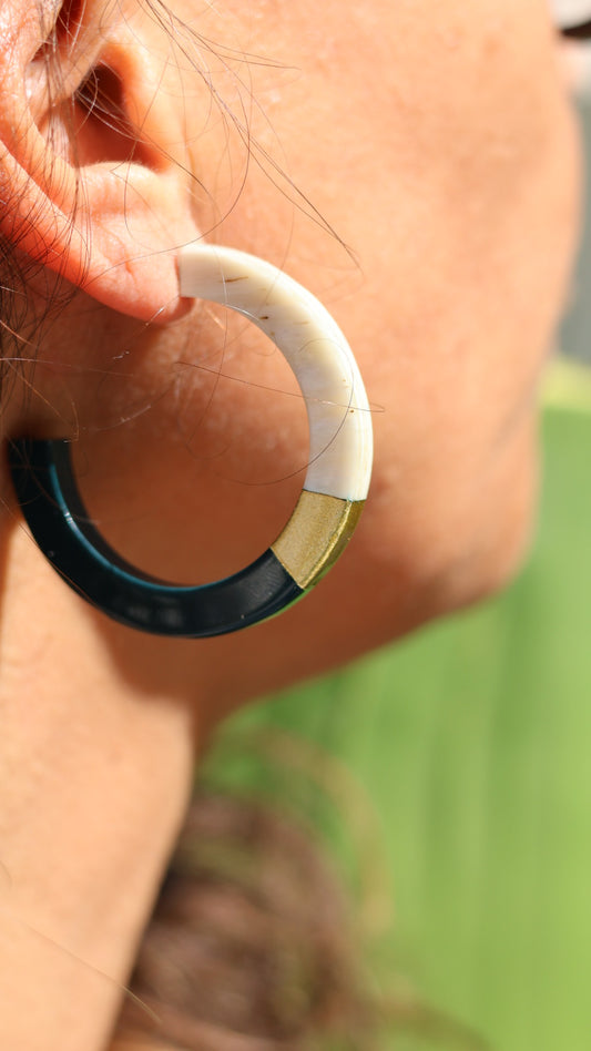 Créoles vietnamiennes en corne naturelle Collection Cleo Vert