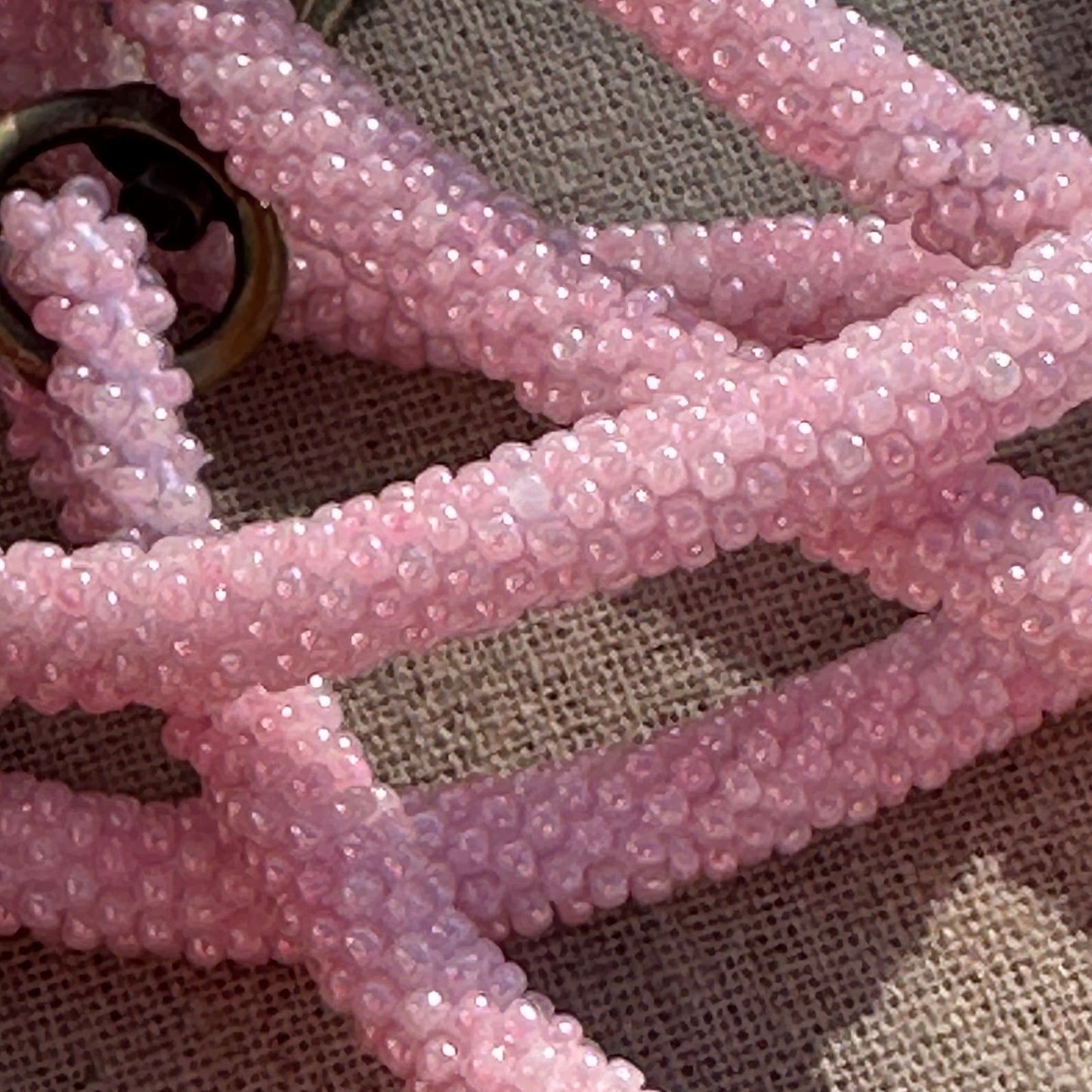 Cordon de téléphone rose baby | Trésors de Ava